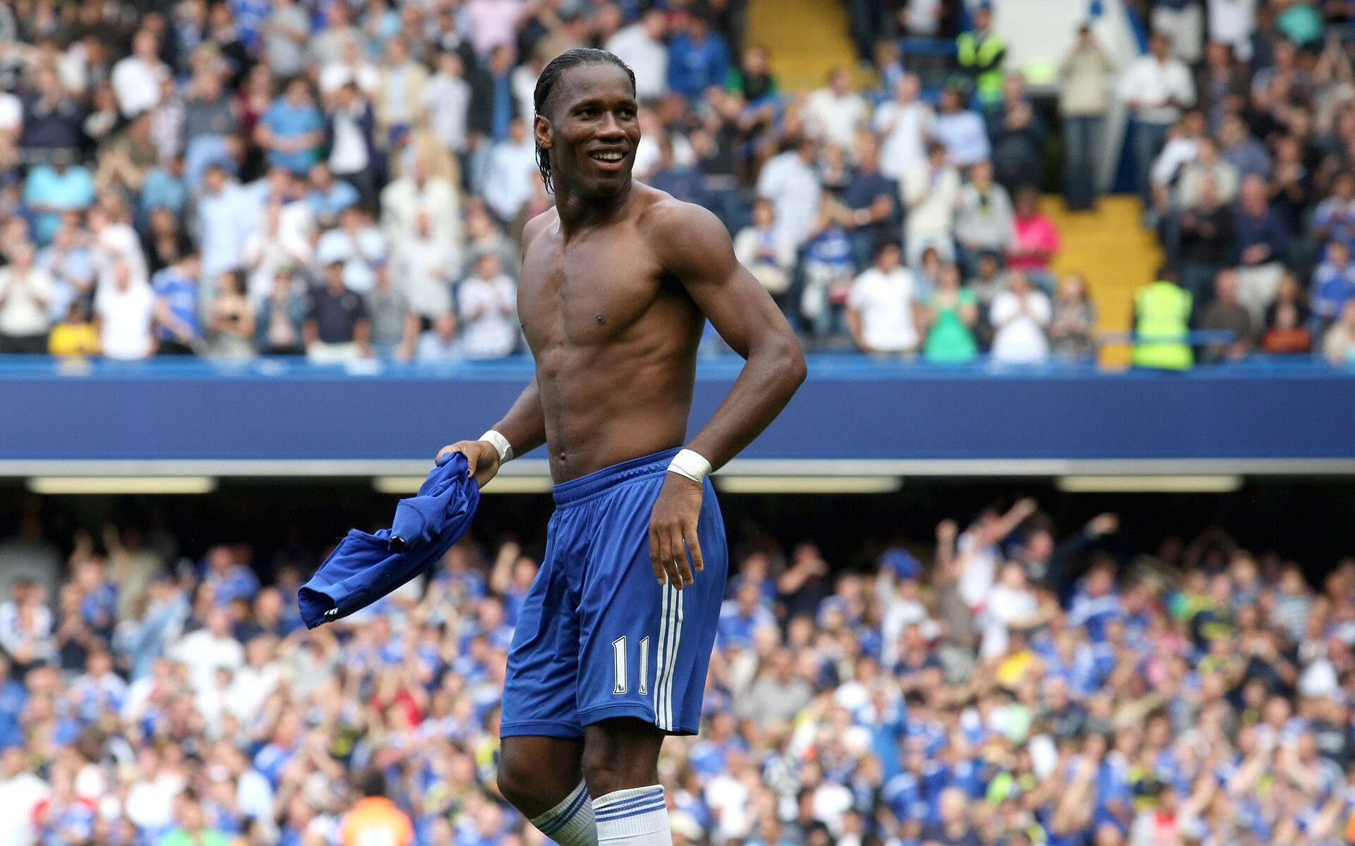 “安赫尔·巴尔博萨:阿根廷美洲狮队的未来之星,突破性的全能球员”